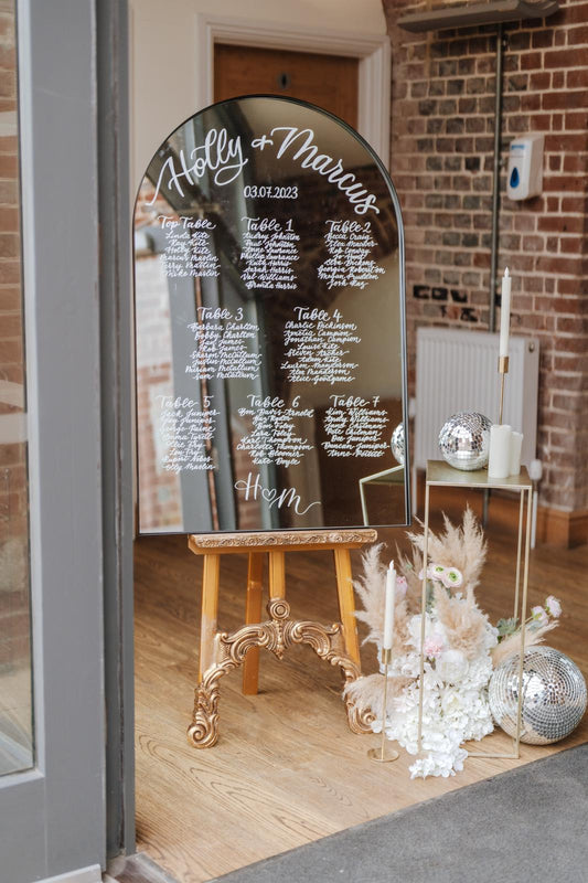5 must-have calligraphy wedding items to make your big day perfect
